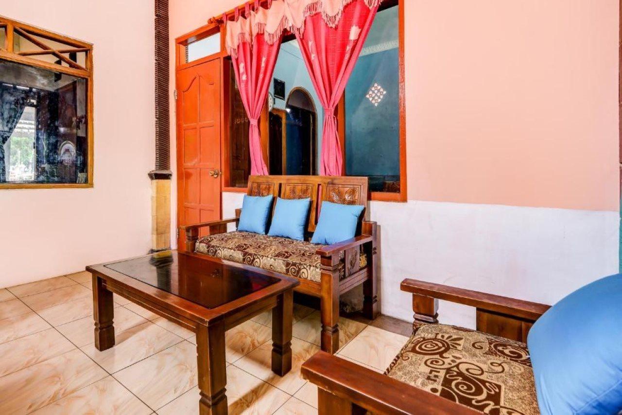 Oyo 90051 Guest House Parangtritis Εξωτερικό φωτογραφία